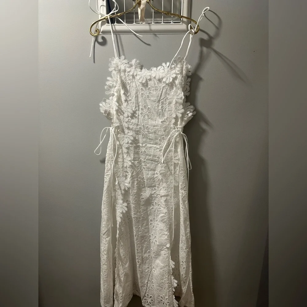 Elegant Cream Floral Maxi Dress - Picture 6 of 11